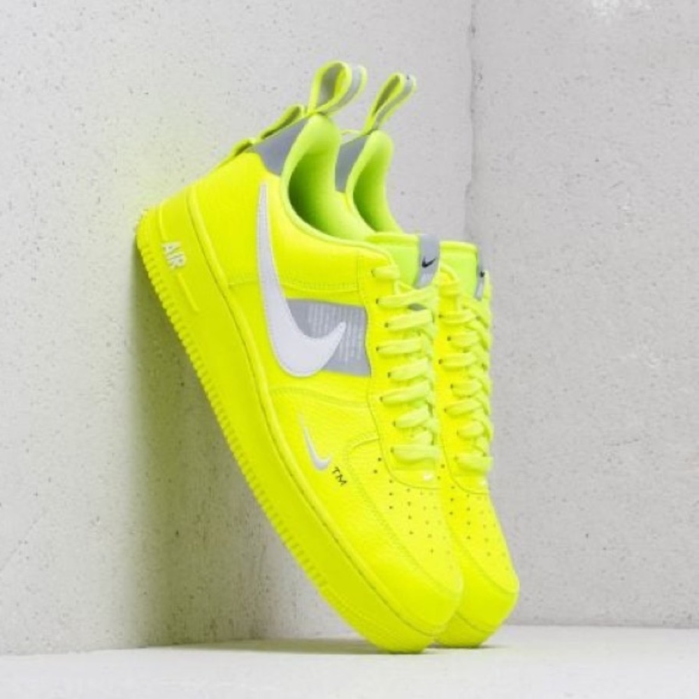Nike Air Force 1 LV8 Utility Volt. Size 6.5M  / 8.5W. Pristine + ULTRA RARE